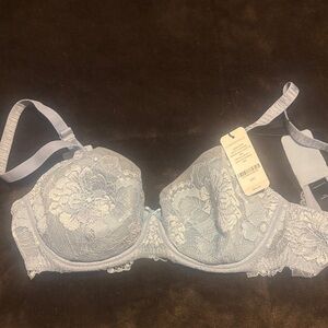 Delicate Lace Underwire Bra in Soft Blue